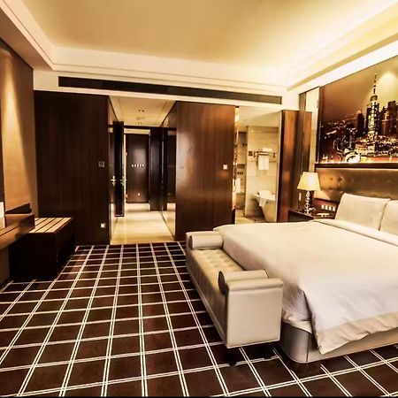 Royal Century Hotel Shanghai Bagian luar foto