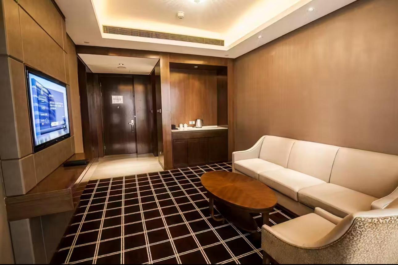 Royal Century Hotel Shanghai Bagian luar foto
