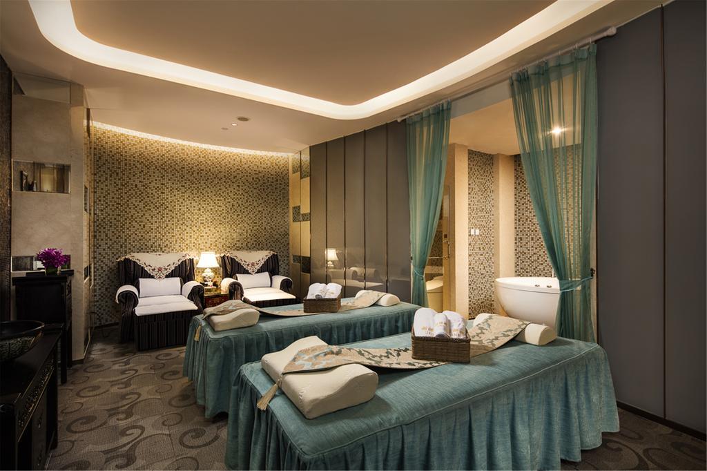 Royal Century Hotel Shanghai Bagian luar foto