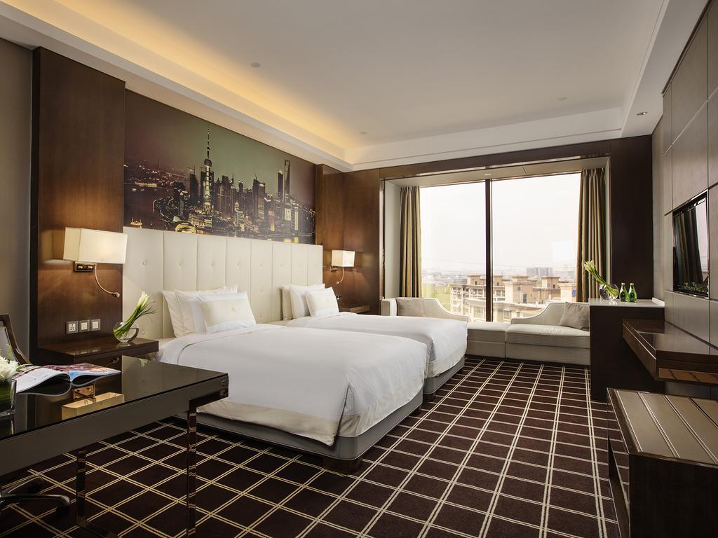 Royal Century Hotel Shanghai Bagian luar foto