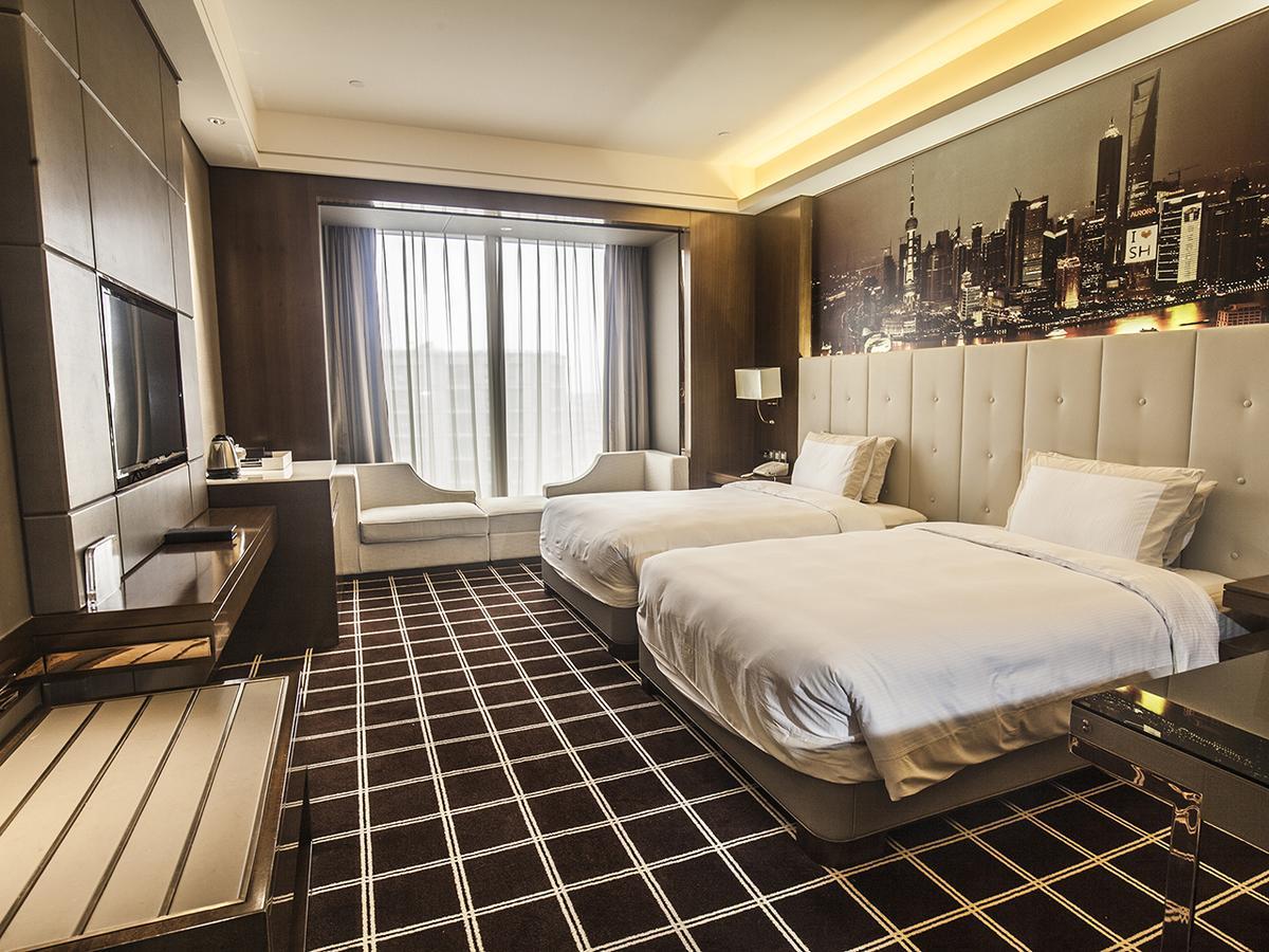 Royal Century Hotel Shanghai Bagian luar foto